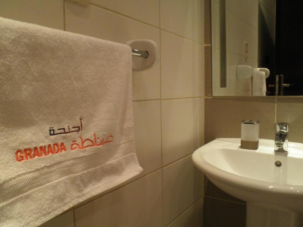 Granada Suites Hotel Amman Cameră foto